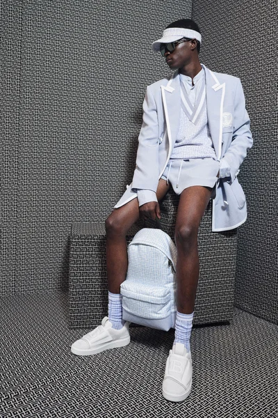 Look 10